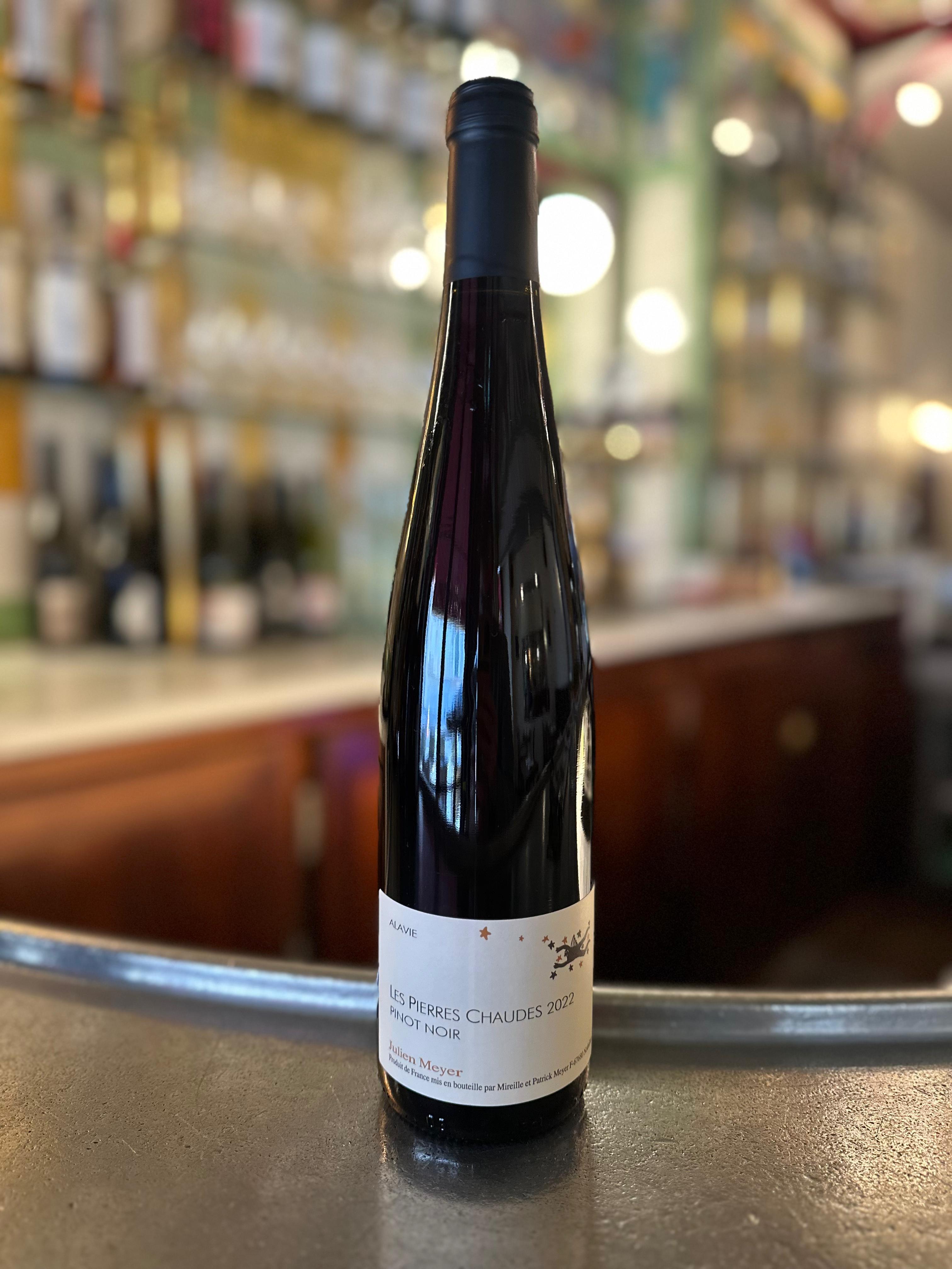 Image of Alsace Pinot noir Les Pierres Chaudes 2022 bottle